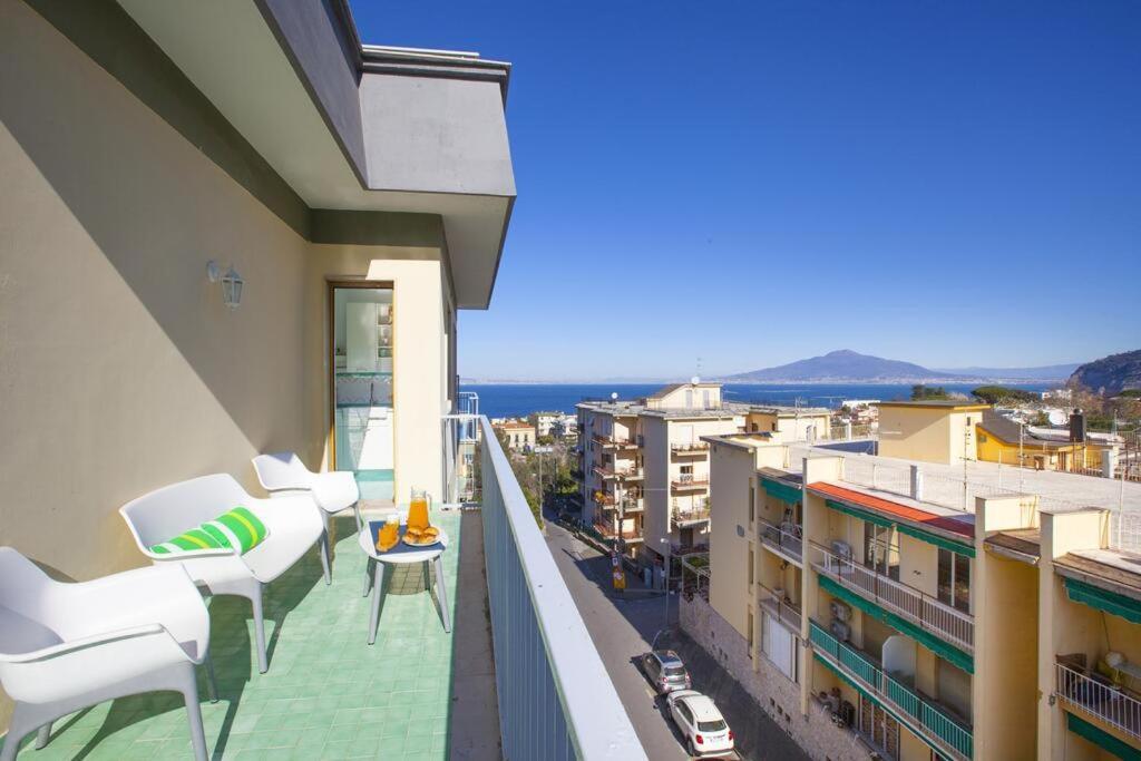 Super Attico Vista Mare Con Piscina Apartment ซอร์เรนโต ภายนอก รูปภาพ