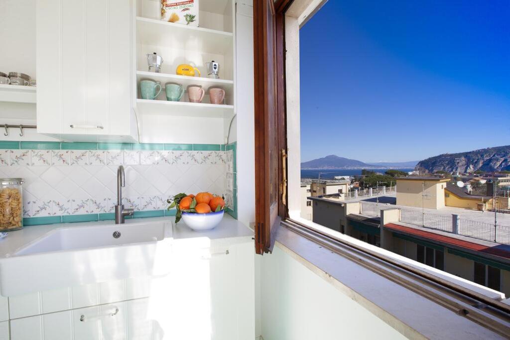 Super Attico Vista Mare Con Piscina Apartment ซอร์เรนโต ภายนอก รูปภาพ