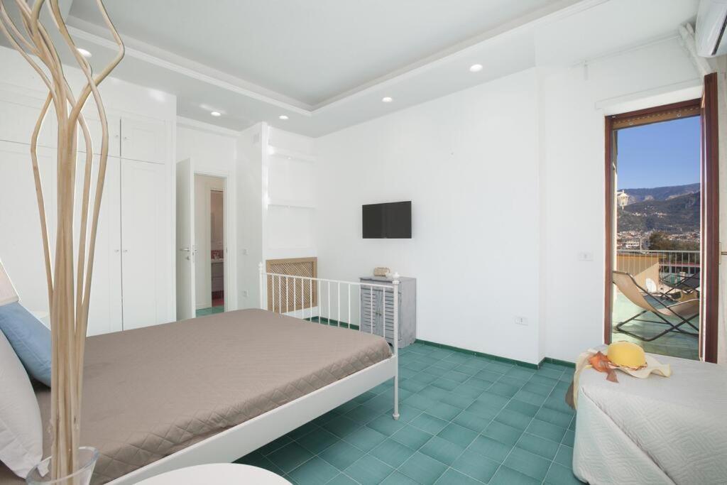 Super Attico Vista Mare Con Piscina Apartment ซอร์เรนโต ภายนอก รูปภาพ